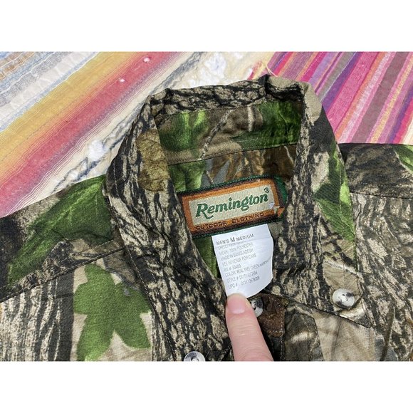 Remington Hunting Button Down Vented Shirt Realtree Green Hardwoods Camo Mens M - Picture 4 of 7